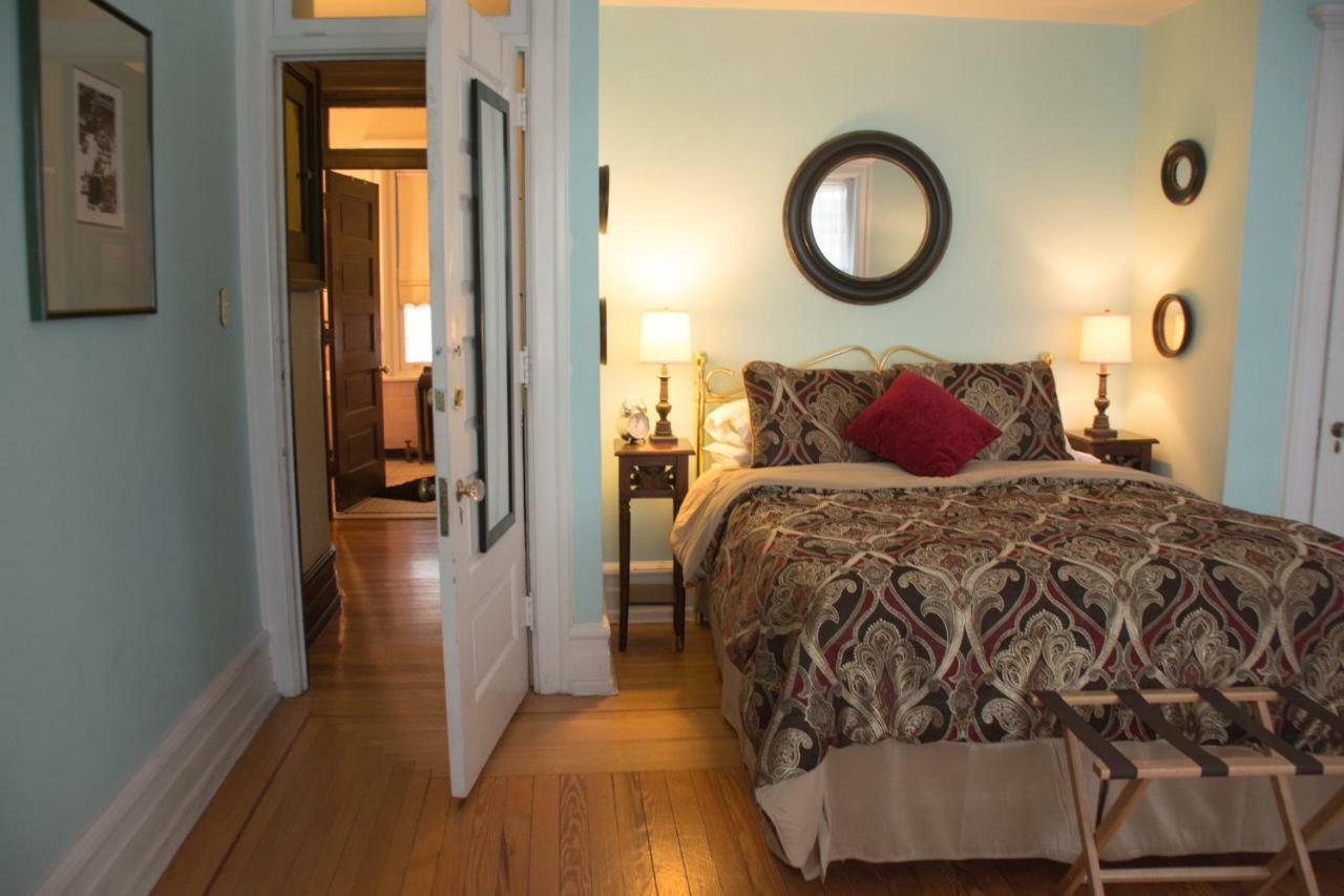 Historic Benner Mansion Bed & Breakfast Allentown Room photo